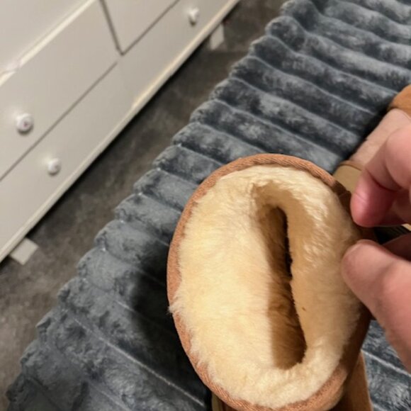 UGG Women's Classic Short Boots, Size 10, Style 5825, Chestnut - Picture 5 of 5